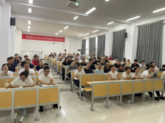 <b>陈教员组织各学生食堂工做人员进行了食物平安</b>